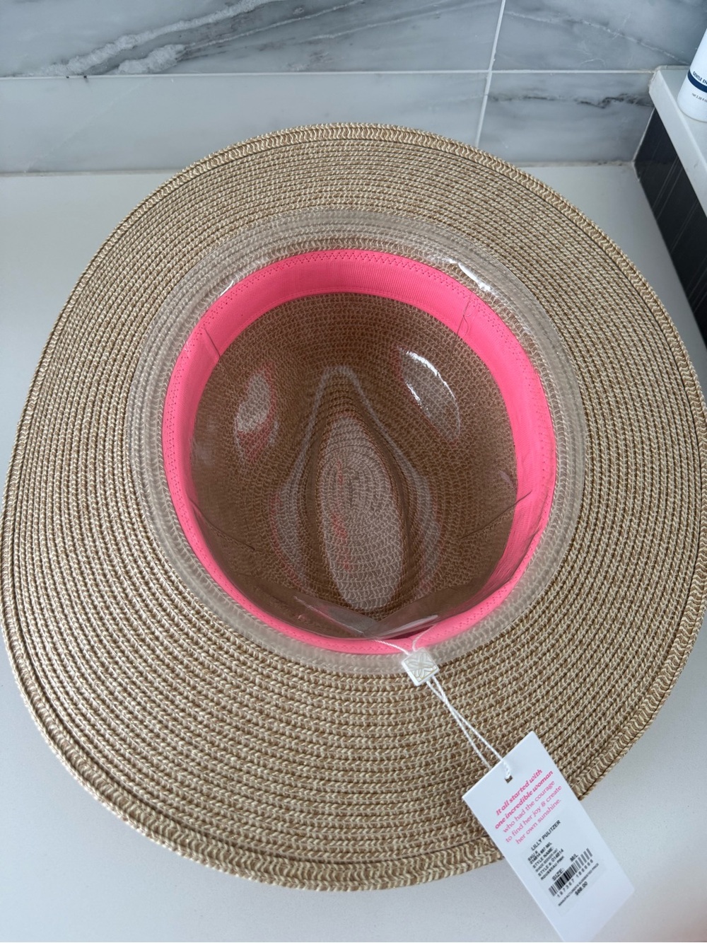 Lilly Pulitzer® Shade Seeker Hat.  Size M/L - Picture 6 of 7